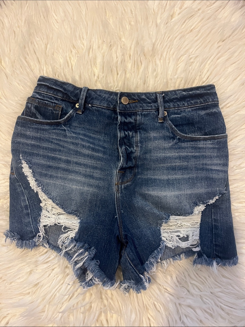 Good American Women’s Dark Blue Distressed Frayed Denim Shorts Size 8/29